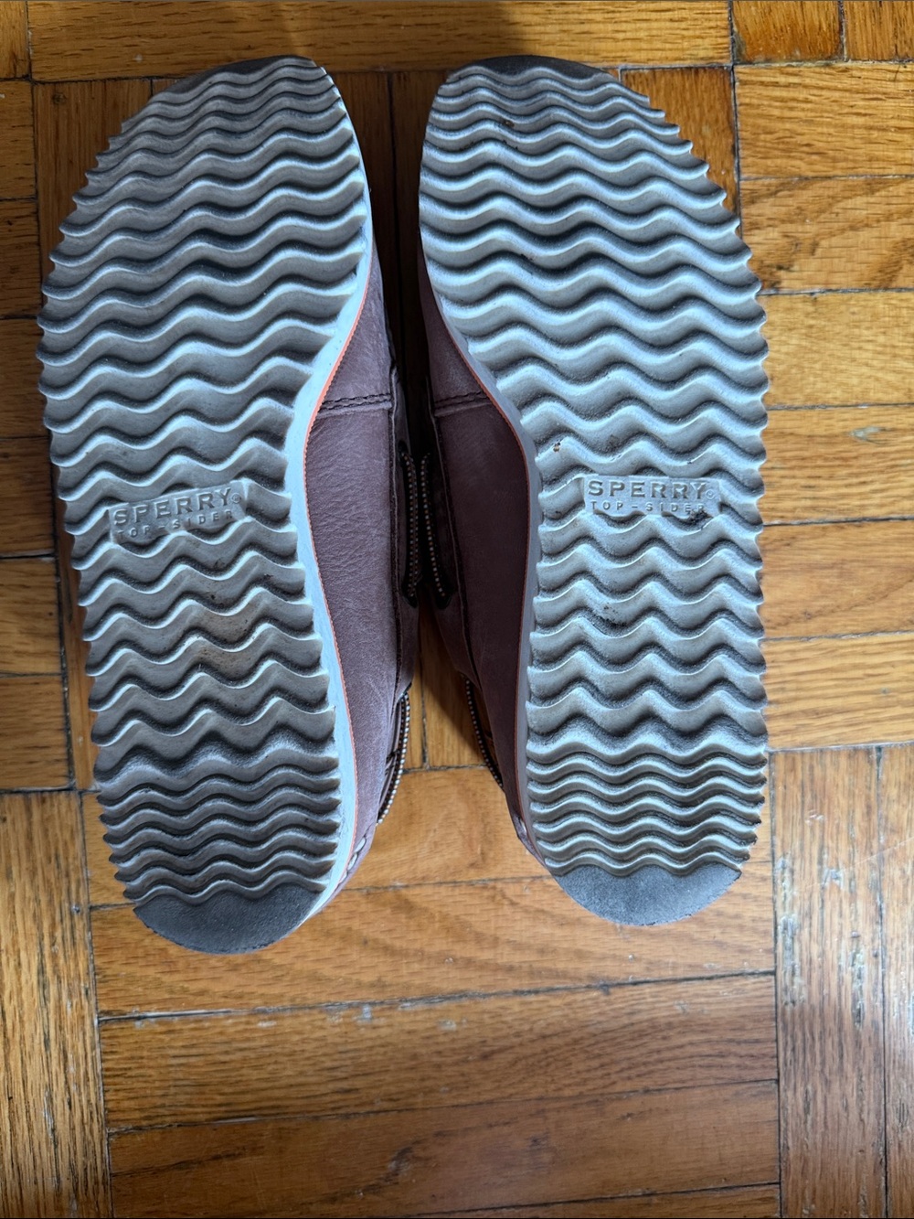 Sperry - Picture 3 of 3